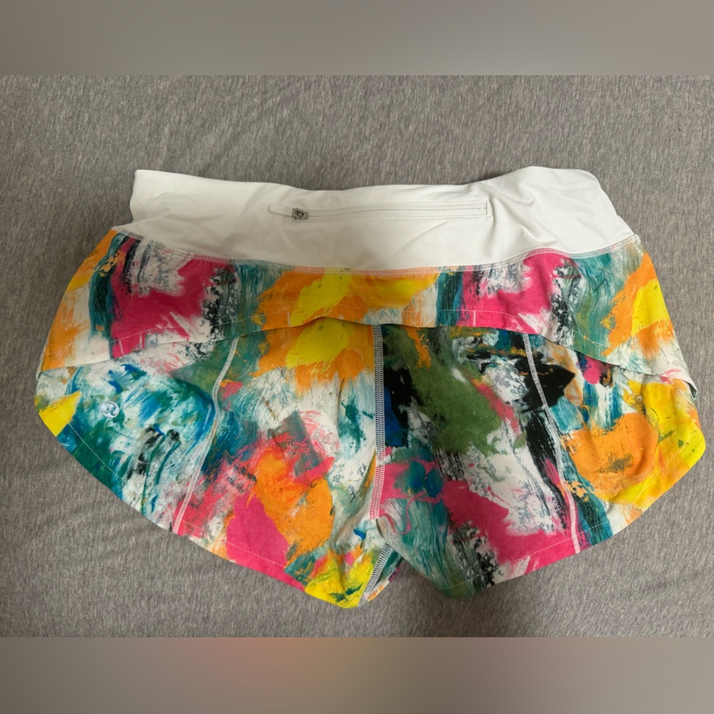 Speed up Lululemon Rainbow shorts size 6, 2.5 inch